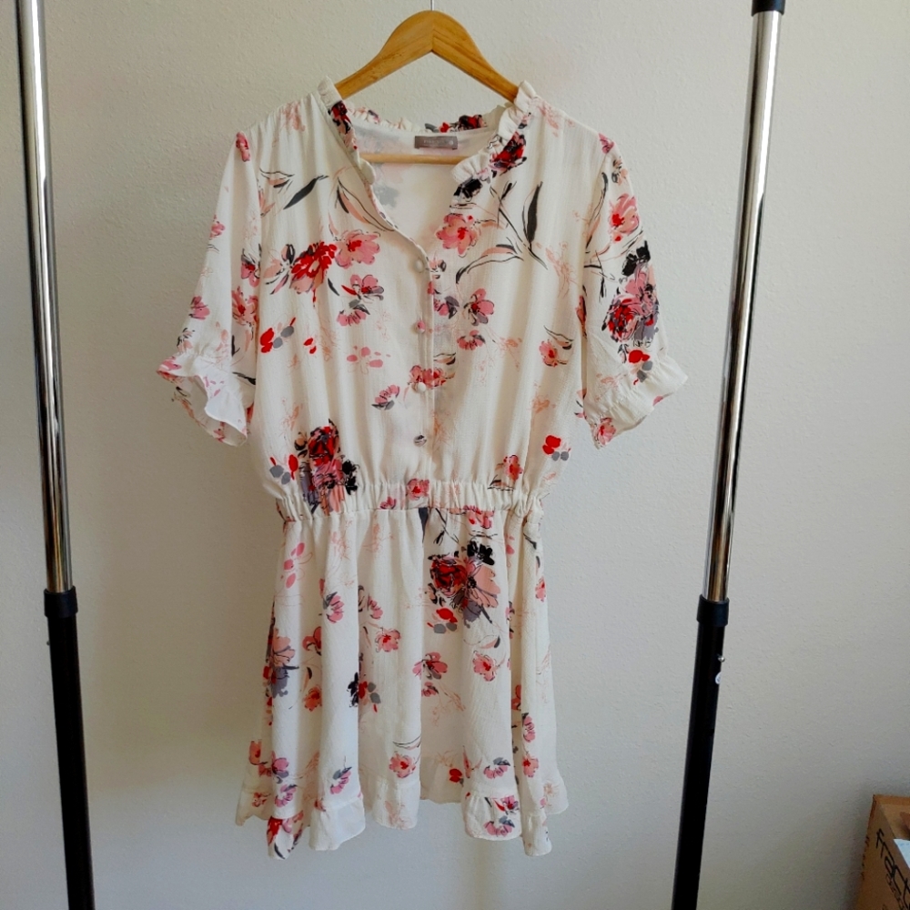 Floral flowy short dress